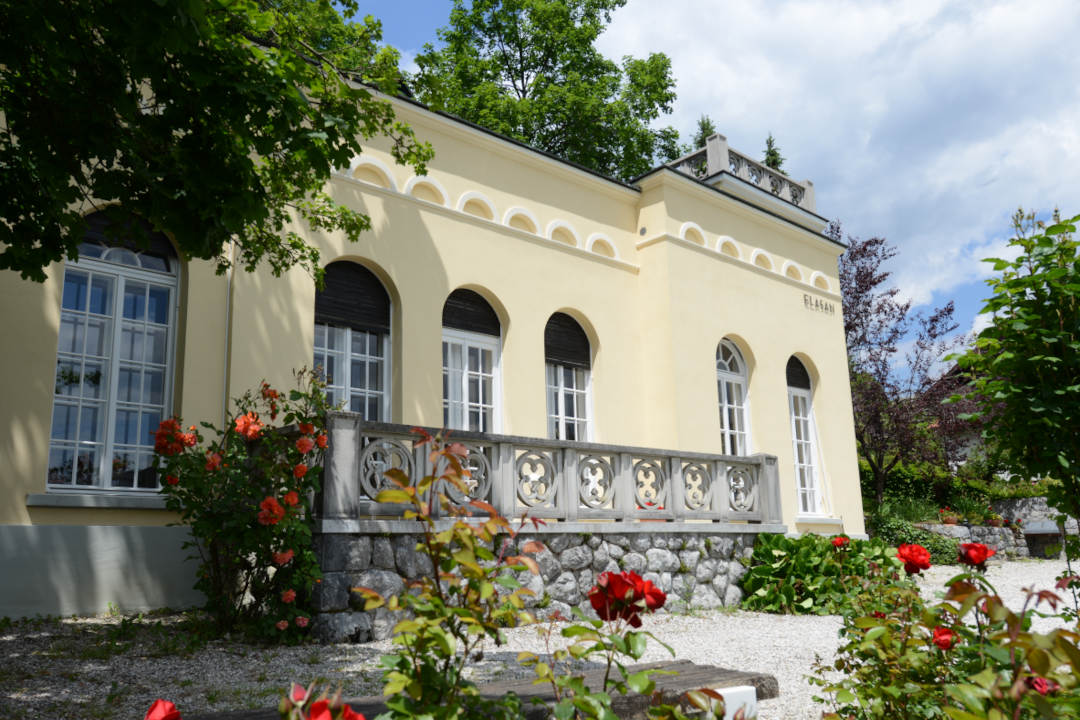 Historic view of Vila Elasan